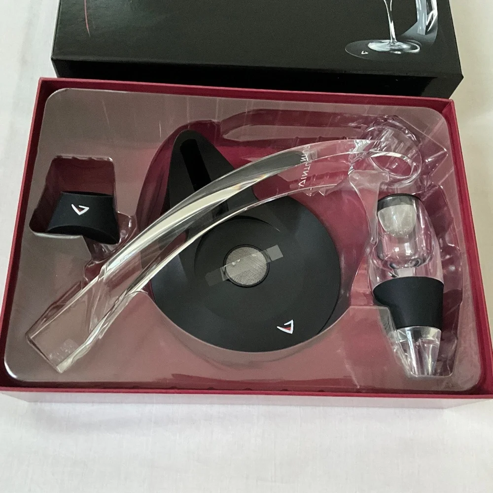 NIB Vinturi Deluxe Wine Aerator Set